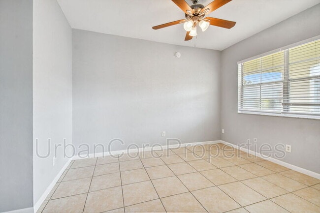 Building Photo - 321 24th Ave N