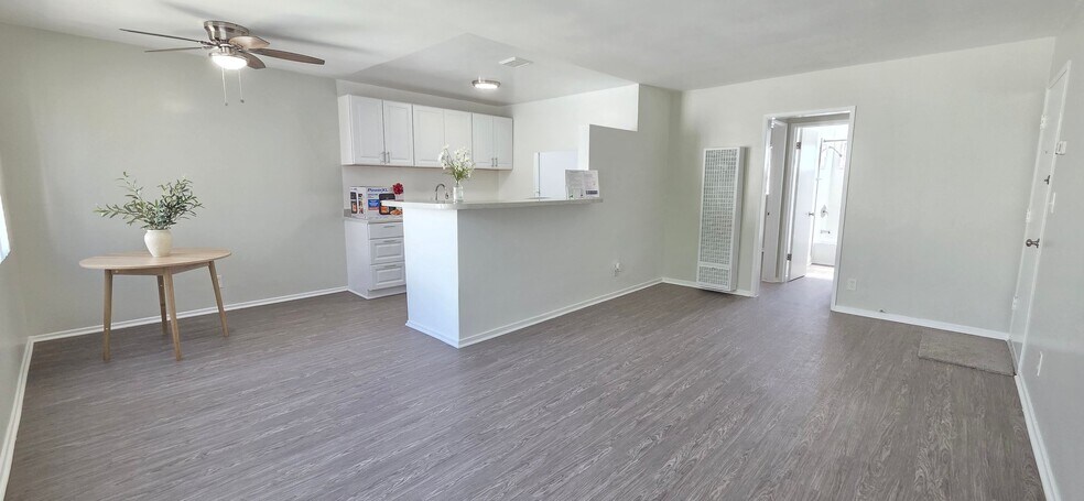 Building Photo - 4741 S Slauson Ave