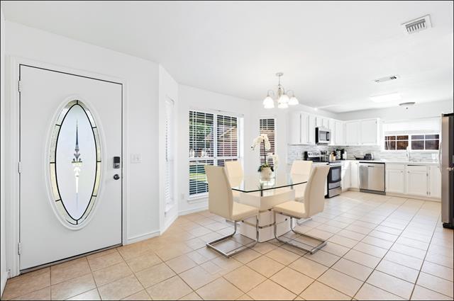 Building Photo - 1507 River Hill Dr