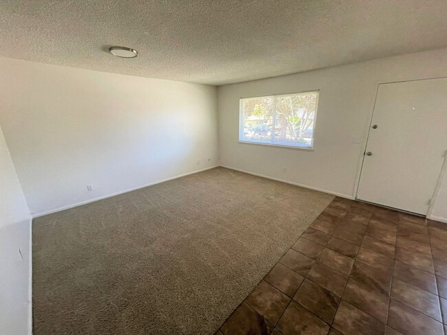 Building Photo - Centrally Located McKeon Condo