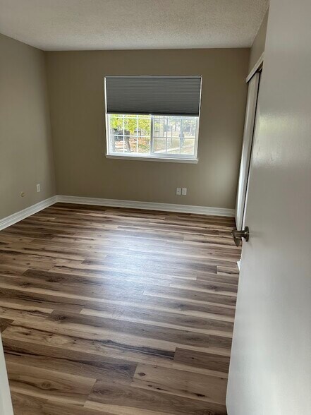 Building Photo - 1872 S Pitkin Cir