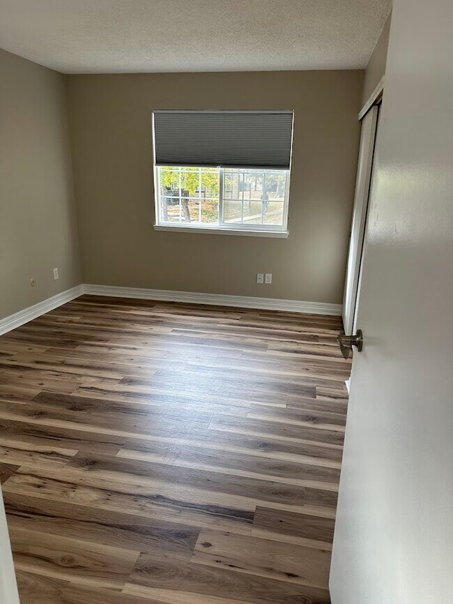 Building Photo - 1872 S Pitkin Cir