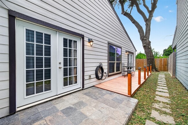 Building Photo - 10244 Bridgeland Ln