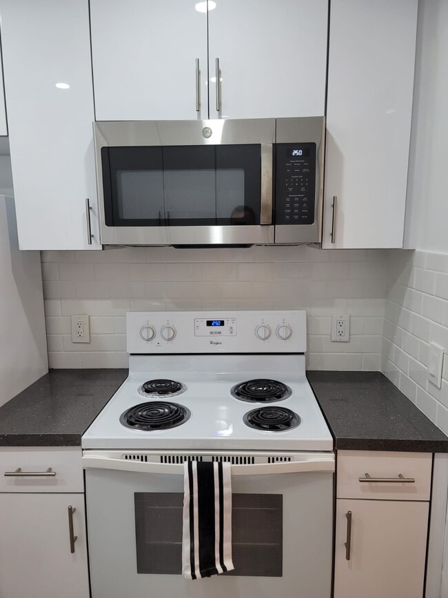 Building Photo - 151 SW 134th Way