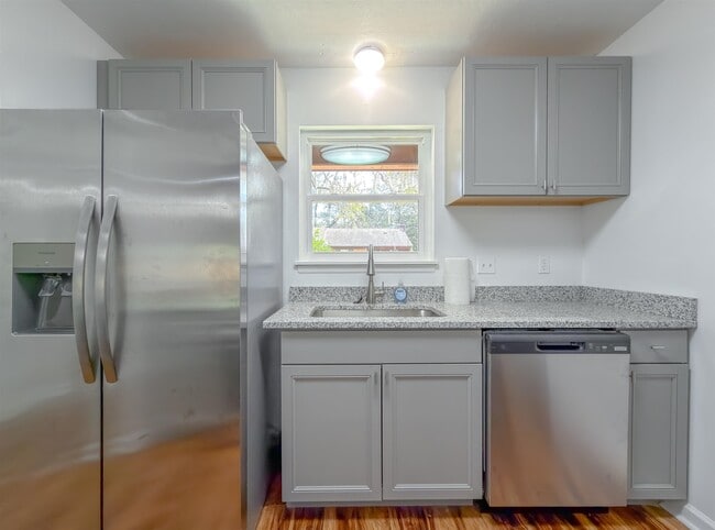 Building Photo - 3022 Homewood Pl