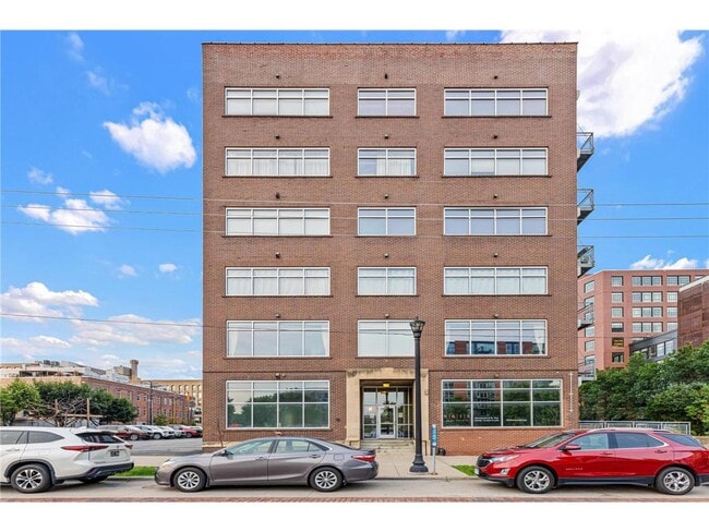 Building Photo - 748 N 3rd St