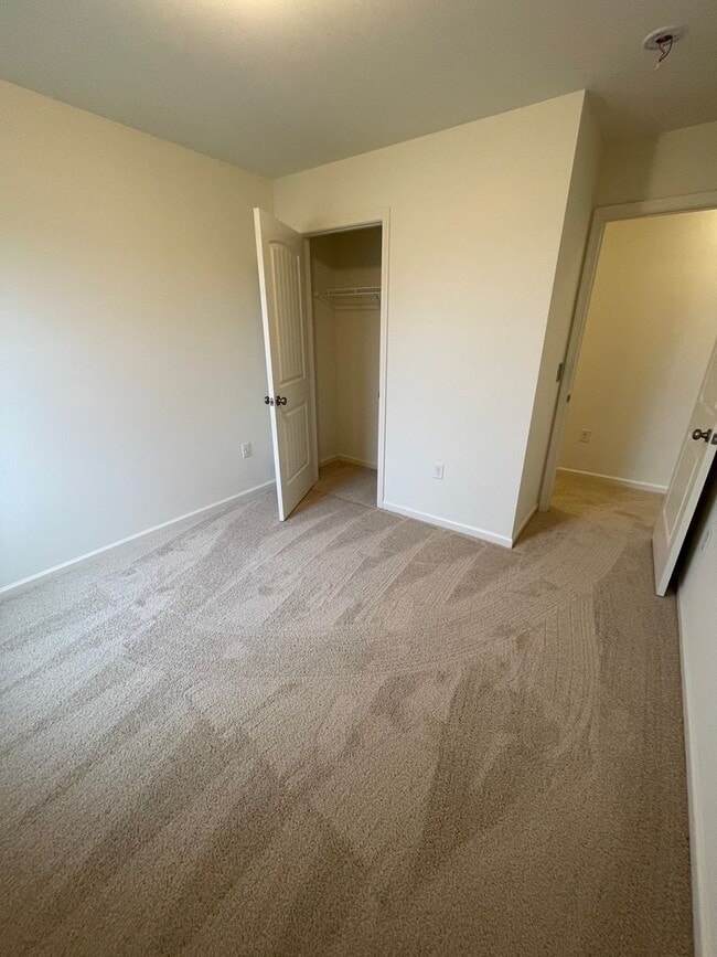 Building Photo - Updated 3 Bed 3 Bath Townhouse in Marietta!