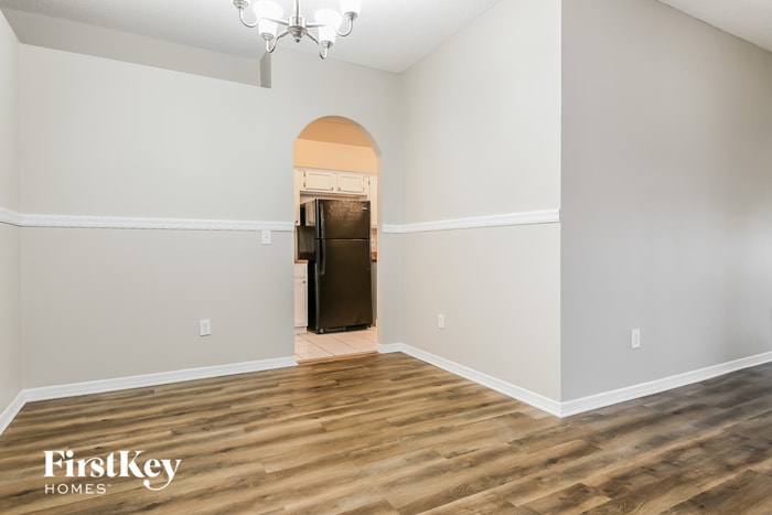 Building Photo - 495 Lancer Oak Dr