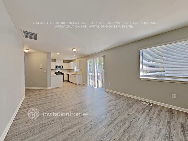 Building Photo - 11308 15th Pl SE