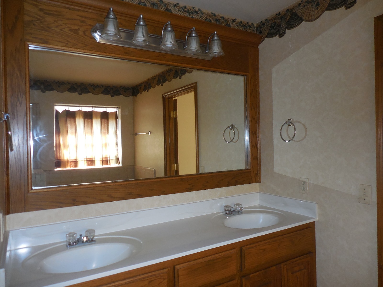 Primary Bath - 8420 NW 106th St