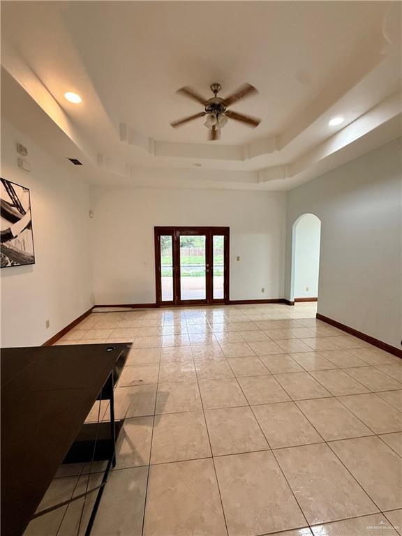 Building Photo - 18 Marble St