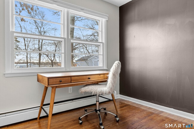 Building Photo - 12 Beach Park Rd