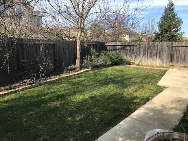 Building Photo - 3 Bed| 2 Bath | 1540 SF | 2 Car Garage | Single Story | Tenant pays $175 monthly for WS&G