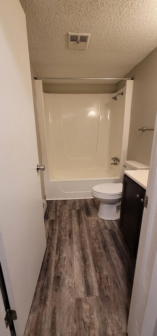 Building Photo - 1015 Cato Ln