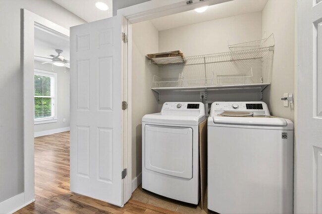Building Photo - Decatur's Hidden Gem: Renovated 3BR Retreat with Expansive Backyard, Fruit Trees & Unbeatable Loc...