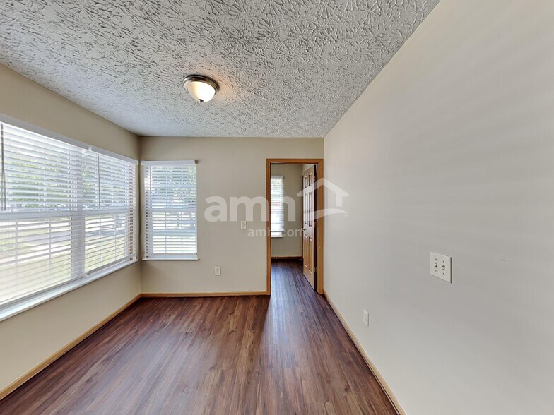 Building Photo - 3156 Hogan Way