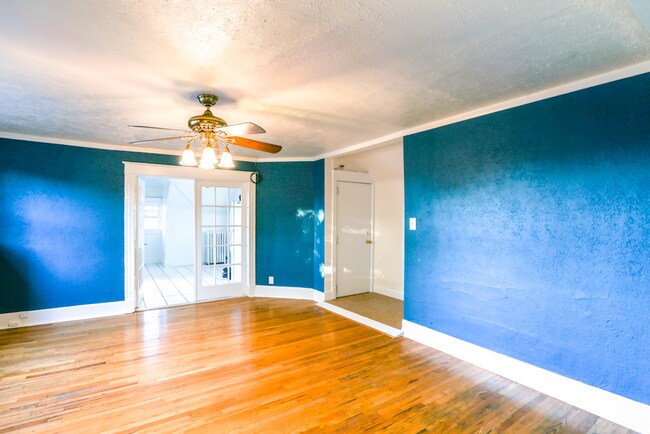 Building Photo - Charming 2 bed, 1 bath Condo in the heart of Denver
