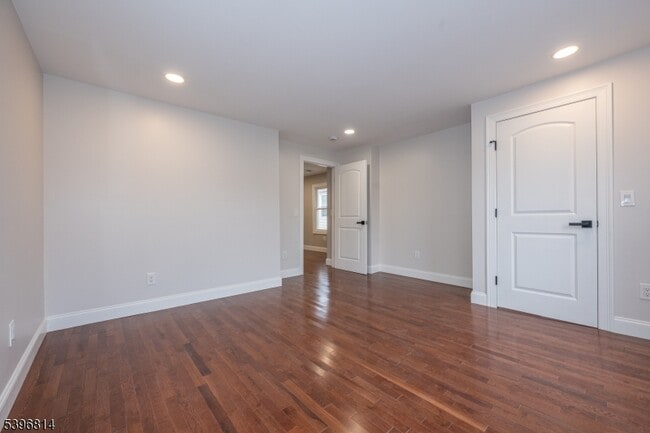 Building Photo - 24 Dean St