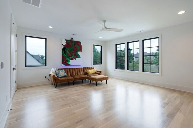 Building Photo - 3733 Estes Rd
