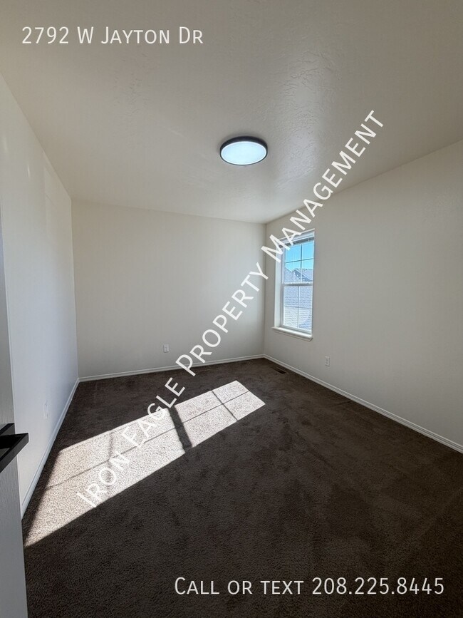 Building Photo - 2792 W Jayton Dr