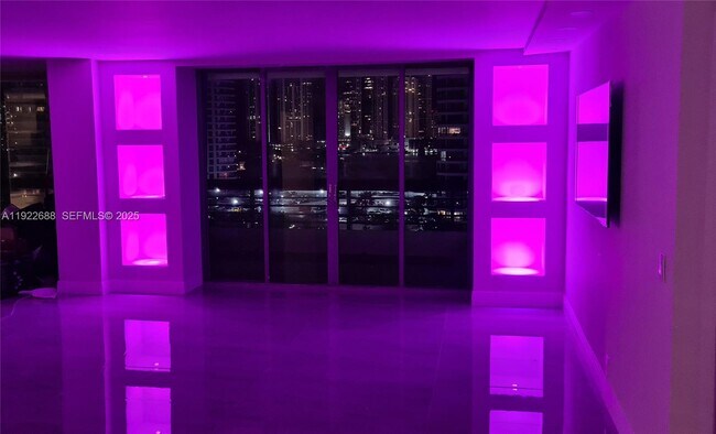 Building Photo - 3500 Mystic Pointe Dr