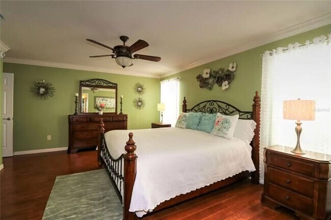 Building Photo - M2393 Carriage Hill Way (VC/M5)