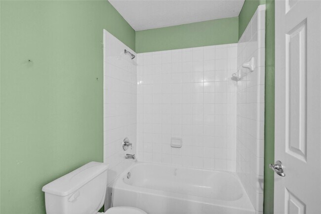 Building Photo - 1403 Lochstone Dr