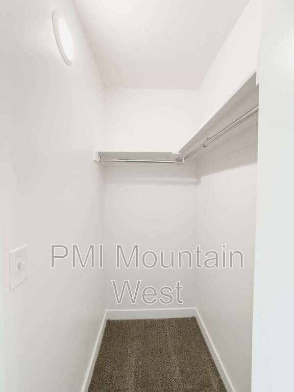 Building Photo - 641 N 30 E