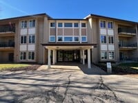 Building Photo - 3988 Fairway Hills Dr