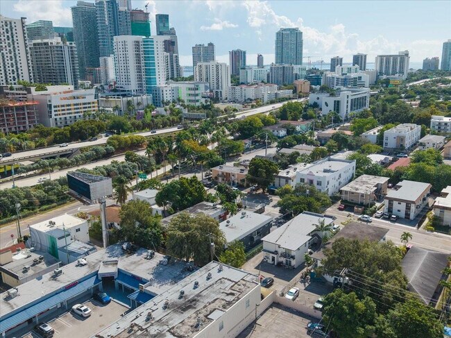 Building Photo - 421 SW 9th St