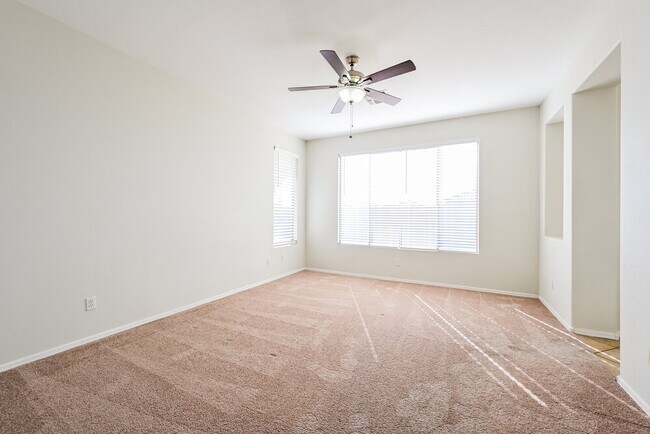 Building Photo - 2621 W Medinah Way