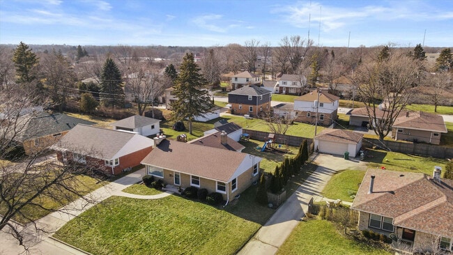 Building Photo - 5415 N Lydell St