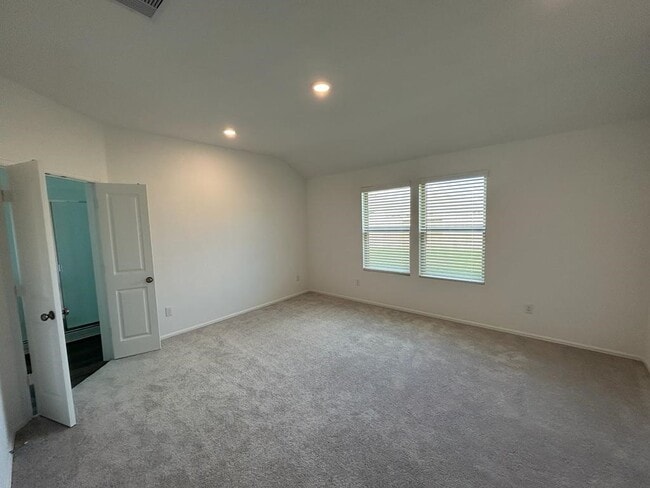 Building Photo - 7410 Hillside Arbor