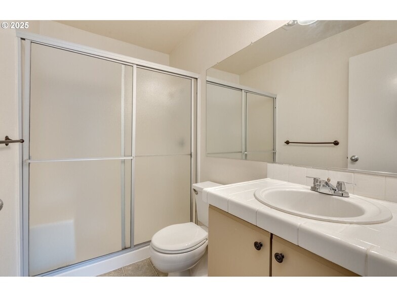 Building Photo - 86 Kingsgate Rd