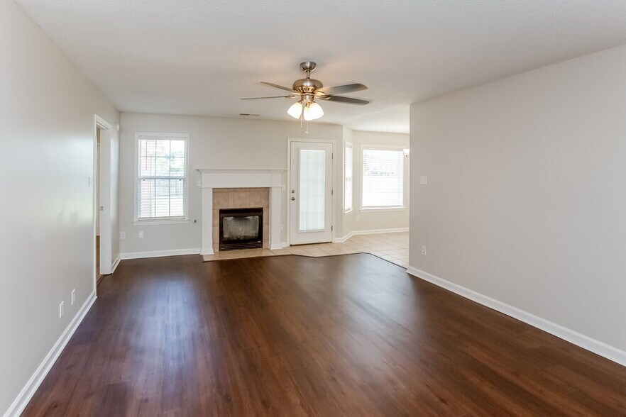 Building Photo - 1110 Greenwich Dr