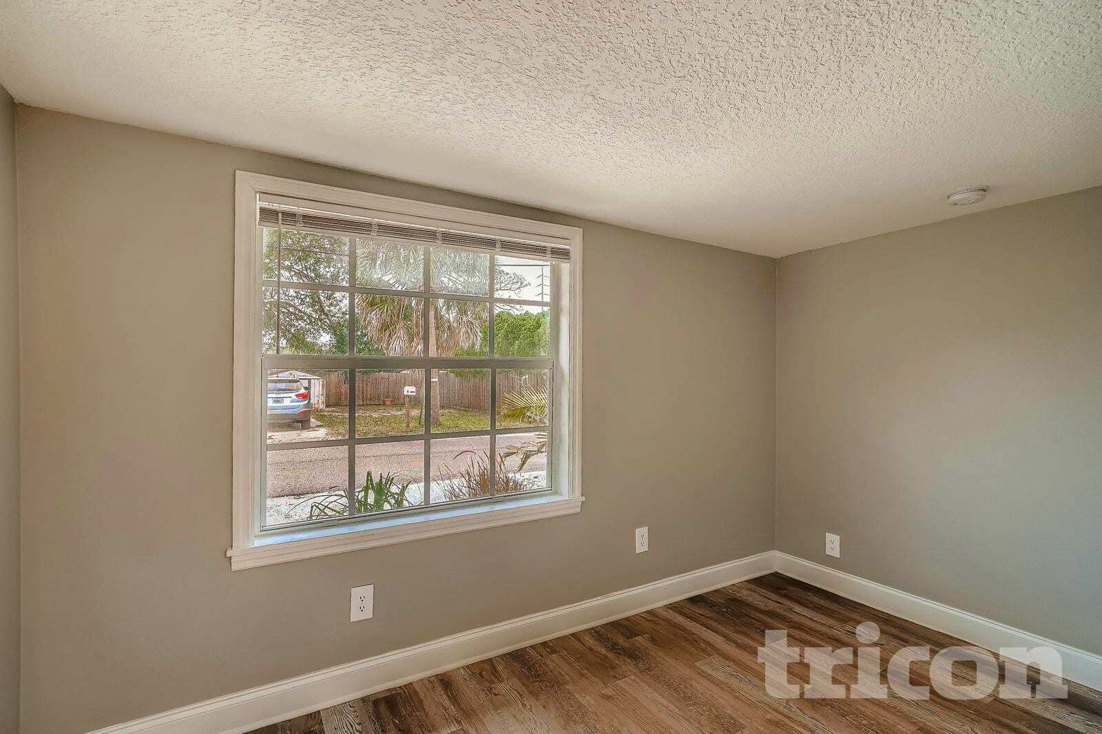 Building Photo - 1125 Michigan Dr N