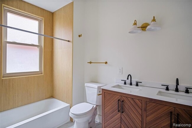 Building Photo - 900 Hazelwood St