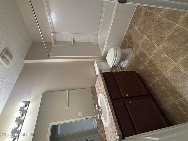 Building Photo - 673 Reese Ave