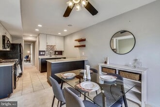 Building Photo - 2044 Royal Fern Ct