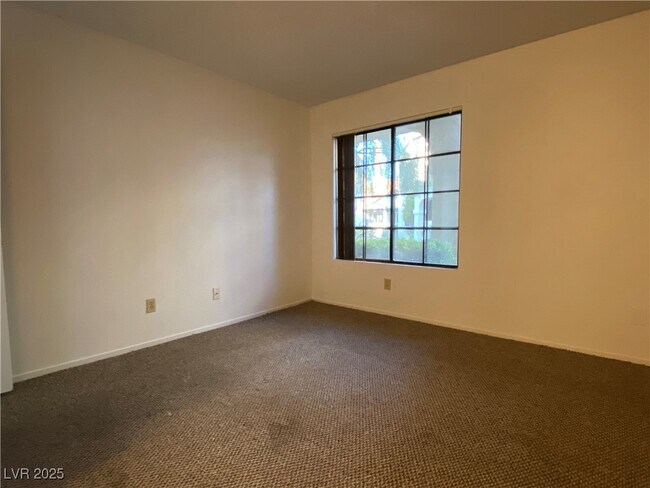Building Photo - 4872 Nara Vista Way