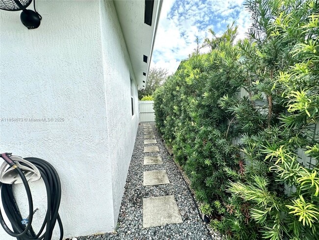 Building Photo - 2184 NW 86th Terrace