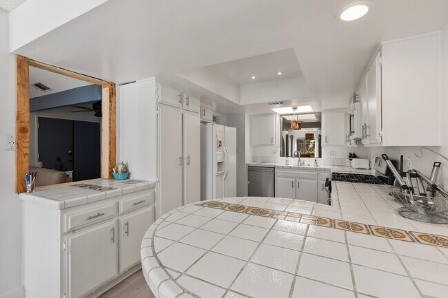 Building Photo - 49336 Eisenhower Dr
