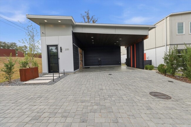 Primary Photo - 2351 Lake Hall Rd