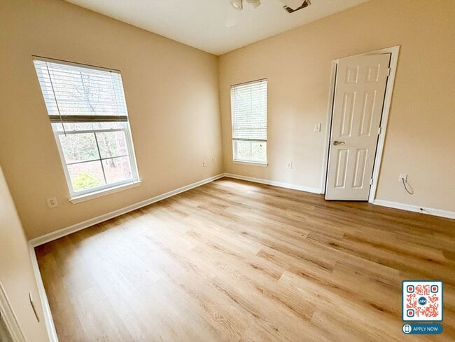 Building Photo - HOLIDAY CHEER - 50% Off 1st Month's Rent