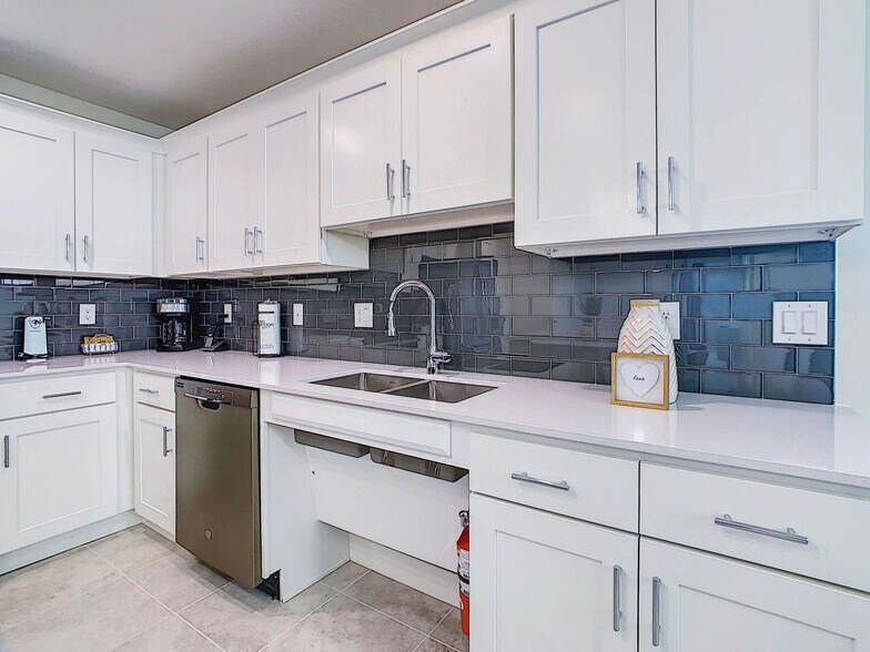 Building Photo - 3151 Paradox Cir