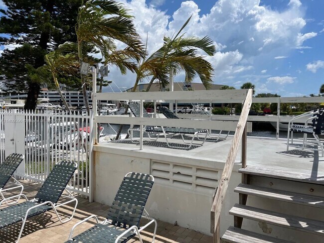 Building Photo - 13155 Ixora Ct