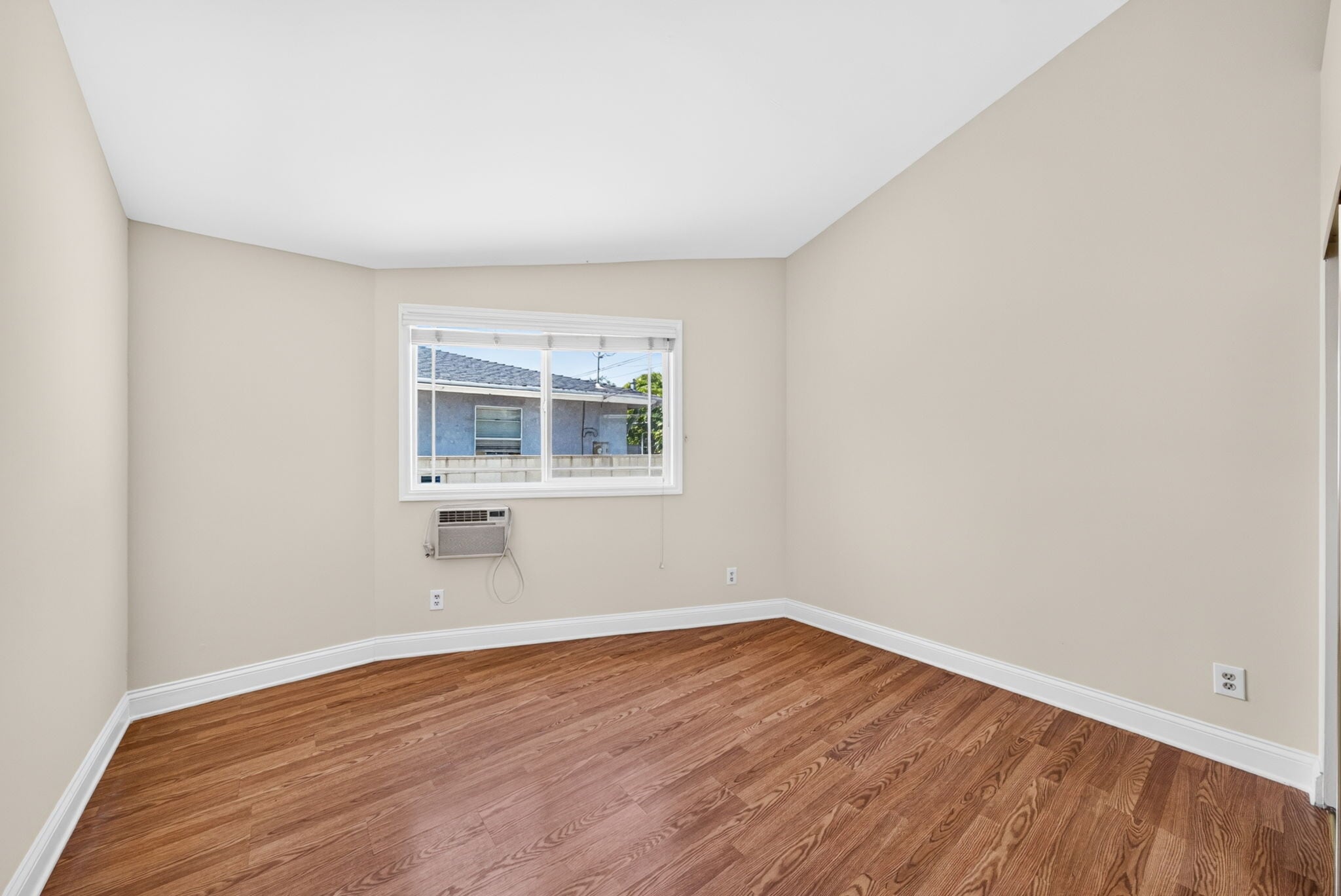Building Photo - 10817 Charnock Rd