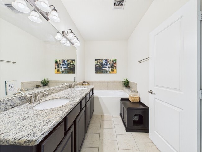 Building Photo - 22 Tassia Ln