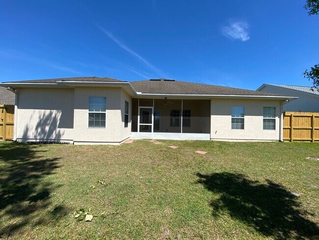 Building Photo - Expansive Home in the Desirable "The Hammo...