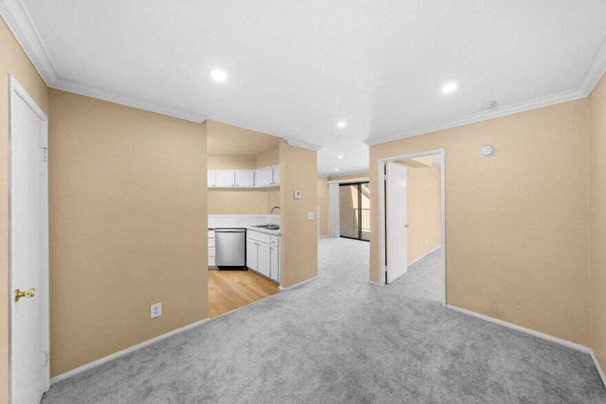 Dining Room - 10655 Lemon Ave